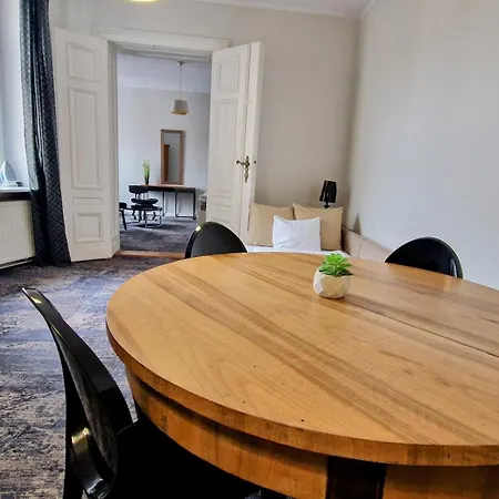 Kamienica Bankowa Oda ve Kahvaltı Poznan